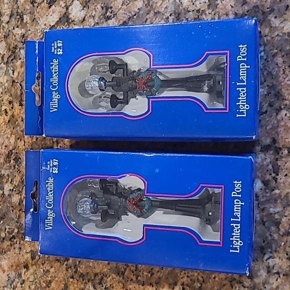 Village collectible Lighted lamp post - Picture 1 of 2